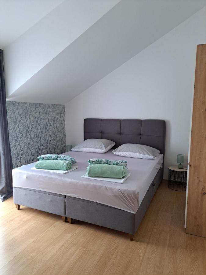 Apartments&Room Babic Kaštela Esterno foto