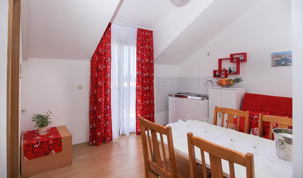 Apartments&Room Babic Kaštela Esterno foto
