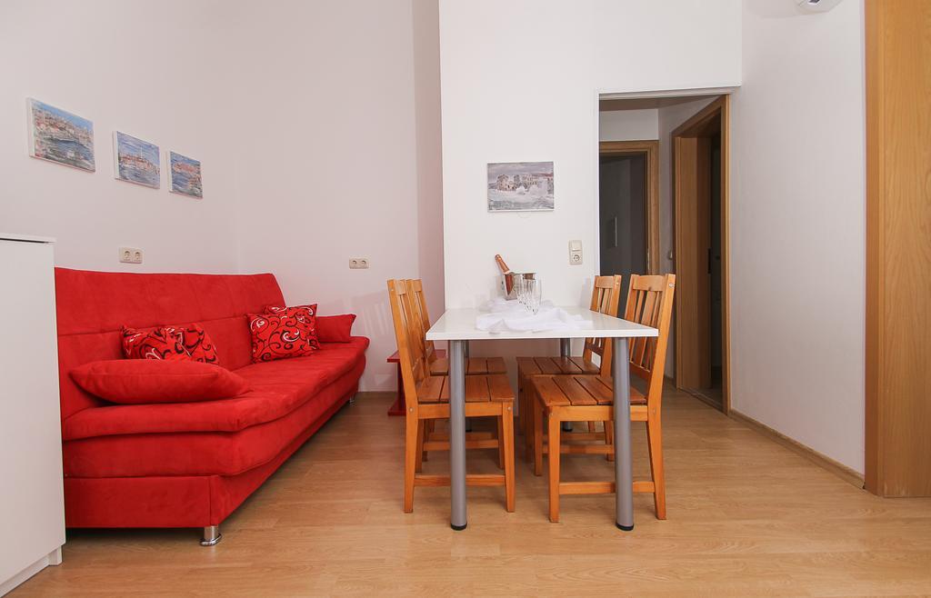 Apartments&Room Babic Kaštela Esterno foto