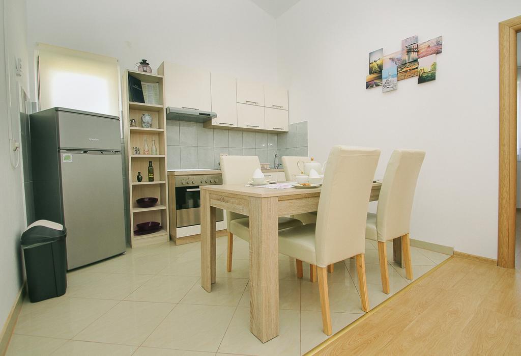 Apartments&Room Babic Kaštela Esterno foto